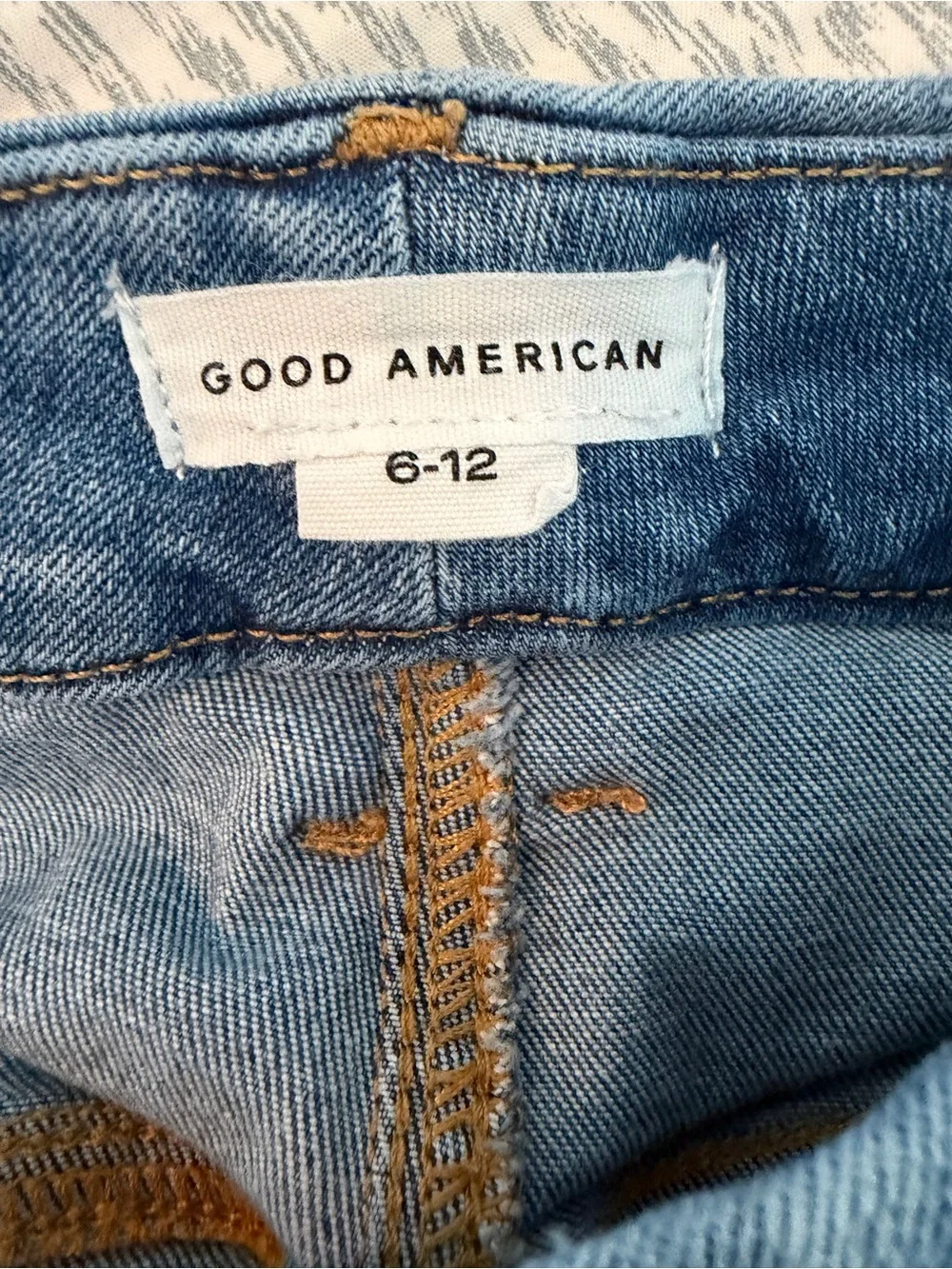 Good American Always Fits size 6-12 Good Legs Straight-Leg Jeans